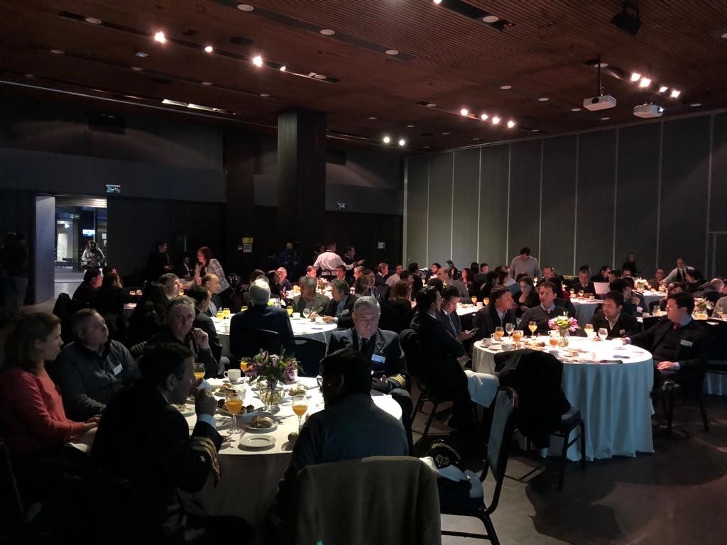Entrepreneurs in event about cost management. / empresários em evento sobre gestão de custos. / Empresarios en evento sobre gestión de costos.